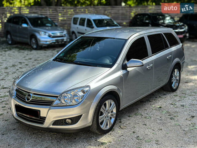 Серый Опель Астра, объемом двигателя 1.6 л и пробегом 210 тыс. км за 5500 $, фото 13 на Automoto.ua