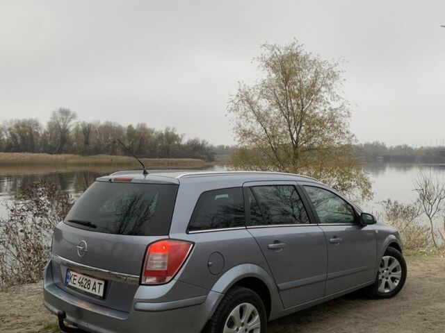 Серый Опель Астра, объемом двигателя 1.9 л и пробегом 297 тыс. км за 5800 $, фото 8 на Automoto.ua