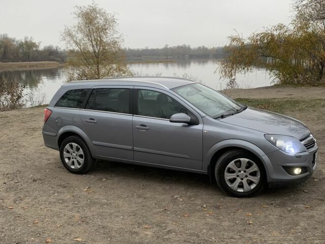 Серый Опель Астра, объемом двигателя 1.9 л и пробегом 297 тыс. км за 5800 $, фото 3 на Automoto.ua