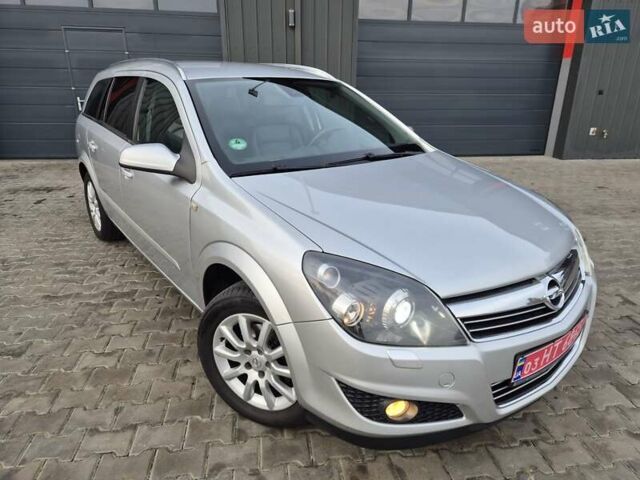 Серый Опель Астра, объемом двигателя 1.6 л и пробегом 253 тыс. км за 5650 $, фото 1 на Automoto.ua