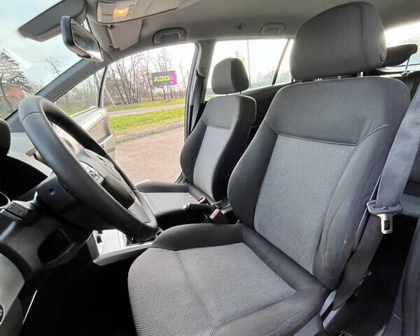 Серый Опель Астра, объемом двигателя 1.6 л и пробегом 230 тыс. км за 5950 $, фото 21 на Automoto.ua