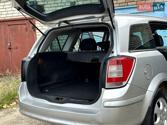 Серый Опель Астра, объемом двигателя 1.7 л и пробегом 304 тыс. км за 5800 $, фото 41 на Automoto.ua