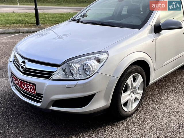 Серый Опель Астра, объемом двигателя 1.6 л и пробегом 230 тыс. км за 5950 $, фото 9 на Automoto.ua