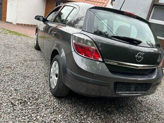 Серый Опель Астра, объемом двигателя 1.6 л и пробегом 240 тыс. км за 2100 $, фото 7 на Automoto.ua