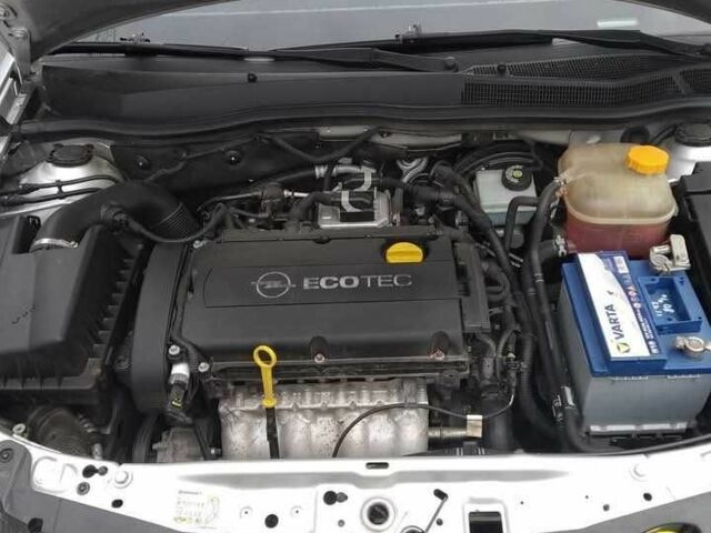 Серый Опель Астра, объемом двигателя 1.6 л и пробегом 250 тыс. км за 6200 $, фото 4 на Automoto.ua