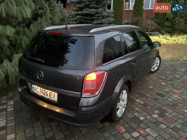 Серый Опель Астра, объемом двигателя 1.69 л и пробегом 294 тыс. км за 5000 $, фото 6 на Automoto.ua