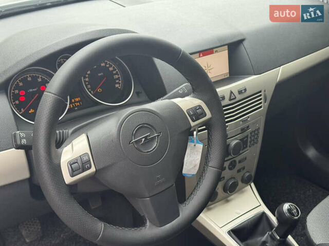 Серый Опель Астра, объемом двигателя 1.6 л и пробегом 237 тыс. км за 6300 $, фото 7 на Automoto.ua