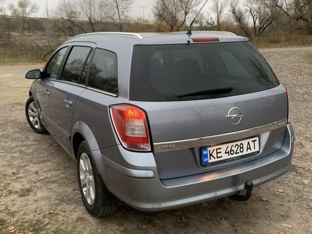 Серый Опель Астра, объемом двигателя 1.9 л и пробегом 297 тыс. км за 5800 $, фото 5 на Automoto.ua