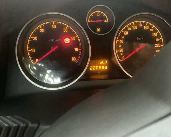 Серый Опель Астра, объемом двигателя 1.6 л и пробегом 221 тыс. км за 5300 $, фото 3 на Automoto.ua