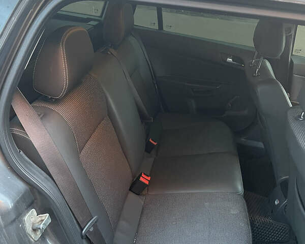 Серый Опель Астра, объемом двигателя 1.6 л и пробегом 210 тыс. км за 5700 $, фото 5 на Automoto.ua