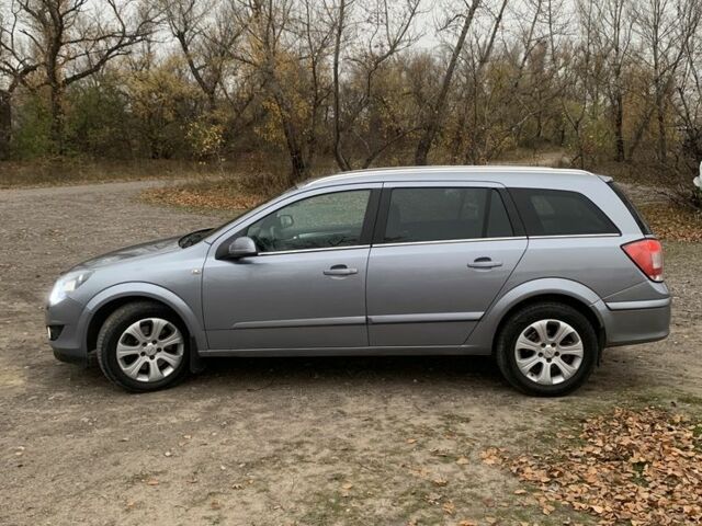 Серый Опель Астра, объемом двигателя 1.9 л и пробегом 297 тыс. км за 5800 $, фото 2 на Automoto.ua