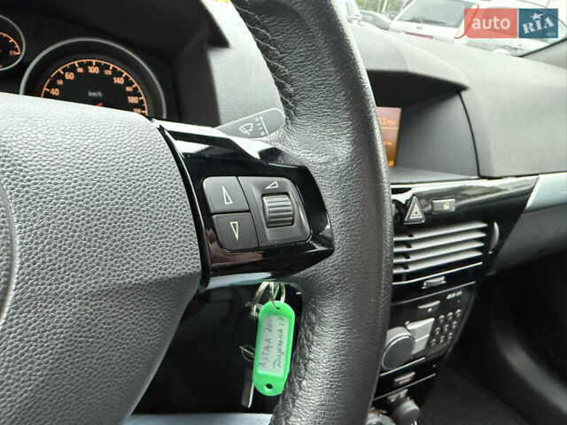 Сірий Опель Астра, об'ємом двигуна 1.7 л та пробігом 270 тис. км за 6400 $, фото 31 на Automoto.ua