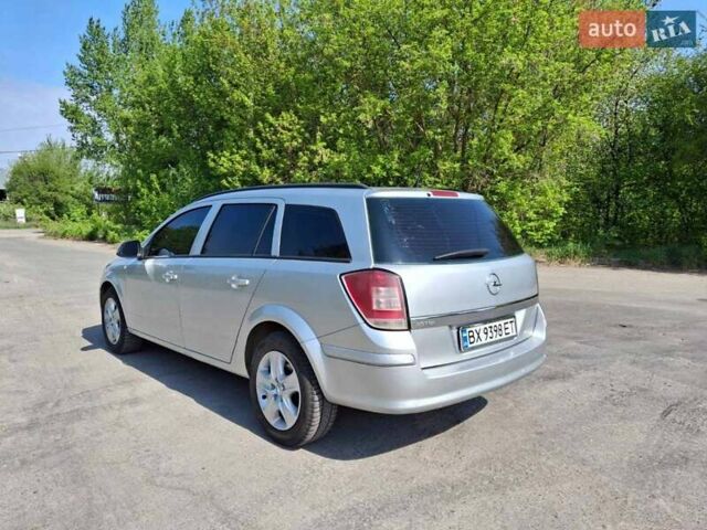 Серый Опель Астра, объемом двигателя 1.6 л и пробегом 270 тыс. км за 5400 $, фото 1 на Automoto.ua