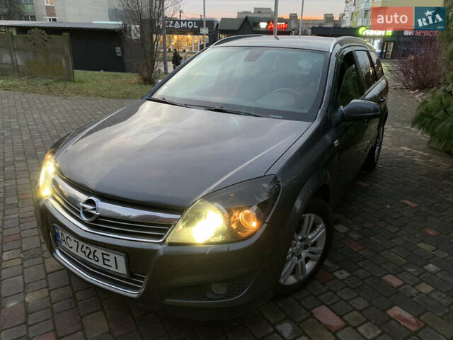 Серый Опель Астра, объемом двигателя 1.69 л и пробегом 294 тыс. км за 5000 $, фото 7 на Automoto.ua