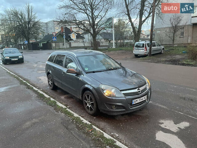 Серый Опель Астра, объемом двигателя 1.6 л и пробегом 210 тыс. км за 5700 $, фото 1 на Automoto.ua