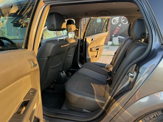 Серый Опель Астра, объемом двигателя 1.7 л и пробегом 271 тыс. км за 3700 $, фото 16 на Automoto.ua