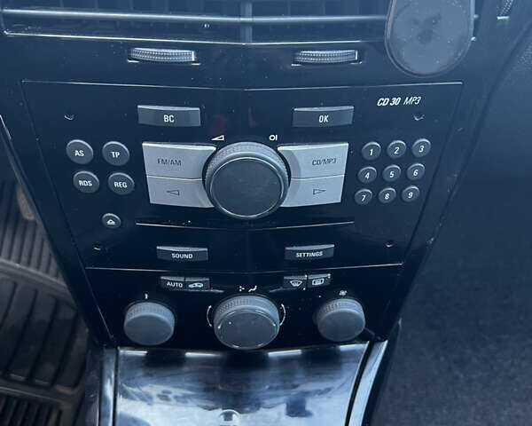 Серый Опель Астра, объемом двигателя 1.6 л и пробегом 276 тыс. км за 5500 $, фото 18 на Automoto.ua