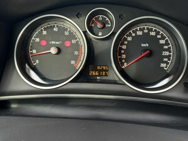 Серый Опель Астра, объемом двигателя 1.6 л и пробегом 280 тыс. км за 5300 $, фото 5 на Automoto.ua