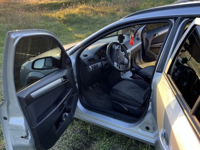 Серый Опель Астра, объемом двигателя 1.6 л и пробегом 243 тыс. км за 4700 $, фото 7 на Automoto.ua