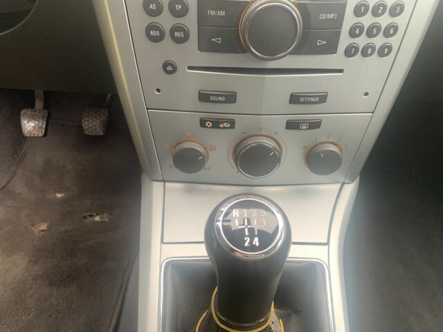 Серый Опель Астра, объемом двигателя 1.6 л и пробегом 188 тыс. км за 4900 $, фото 4 на Automoto.ua