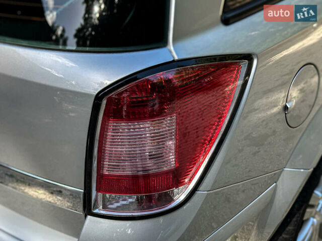 Серый Опель Астра, объемом двигателя 1.6 л и пробегом 210 тыс. км за 5500 $, фото 51 на Automoto.ua