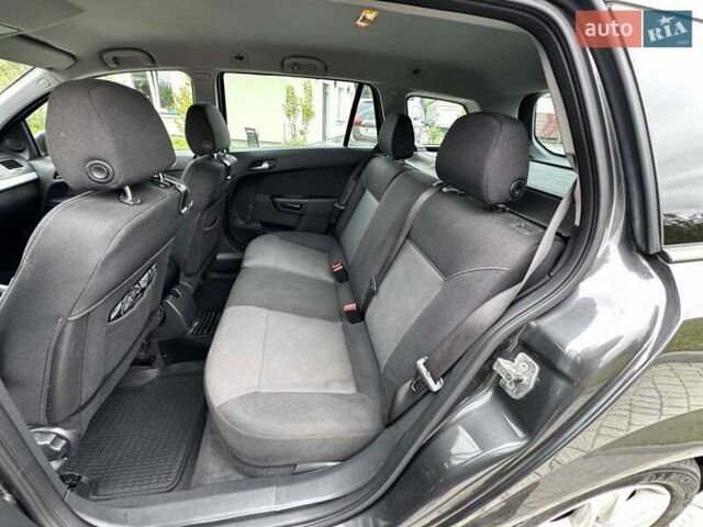 Опель Астра 2009 в Львове на Automoto.ua Серый Опель Астра, объемом двигателя 1.69 л и пробегом 191 тыс. км за 6200 $, фото 14 на Automoto.ua