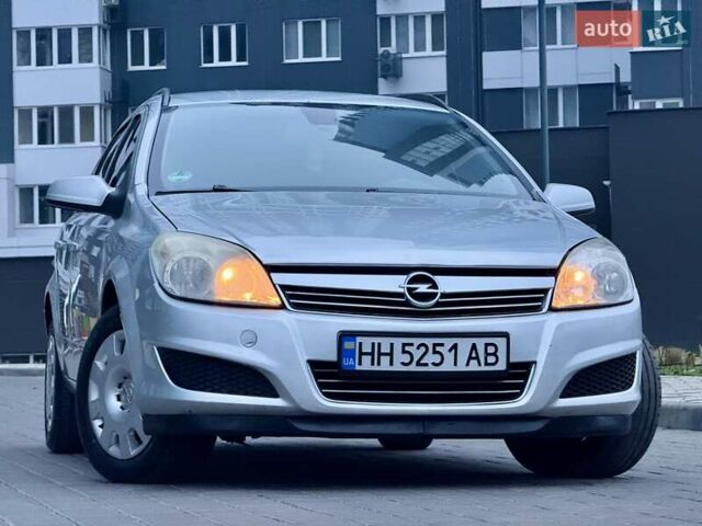 Серый Опель Астра, объемом двигателя 1.69 л и пробегом 252 тыс. км за 4999 $, фото 18 на Automoto.ua