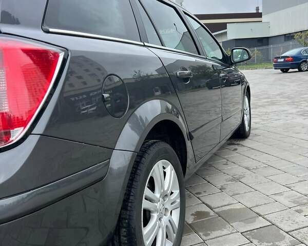 Опель Астра 2009 в Черкассах на Automoto.ua Серый Опель Астра, объемом двигателя 1.6 л и пробегом 259 тыс. км за 6600 $, фото 3 на Automoto.ua