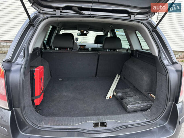 Серый Опель Астра, объемом двигателя 1.69 л и пробегом 300 тыс. км за 5500 $, фото 16 на Automoto.ua