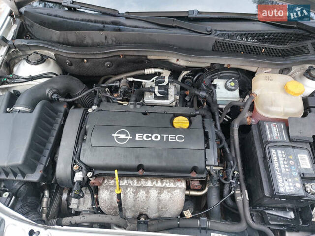 Серый Опель Астра, объемом двигателя 1.6 л и пробегом 206 тыс. км за 5850 $, фото 18 на Automoto.ua