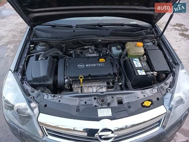 Серый Опель Астра, объемом двигателя 1.8 л и пробегом 261 тыс. км за 6500 $, фото 31 на Automoto.ua