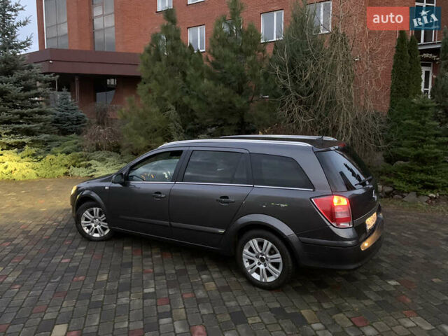 Серый Опель Астра, объемом двигателя 1.69 л и пробегом 294 тыс. км за 5000 $, фото 22 на Automoto.ua