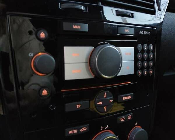 Опель Астра 2009 в Староконстантинов на Automoto.ua Серый Опель Астра, объемом двигателя 1.8 л и пробегом 198 тыс. км за 6099 $, фото 31 на Automoto.ua