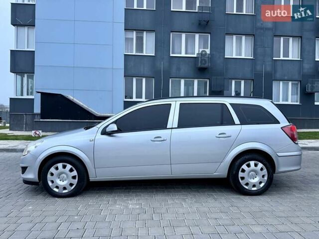 Серый Опель Астра, объемом двигателя 1.69 л и пробегом 252 тыс. км за 4999 $, фото 4 на Automoto.ua