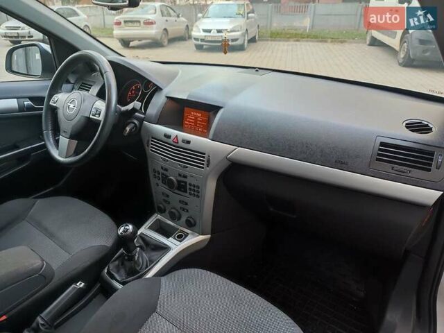 Серый Опель Астра, объемом двигателя 1.7 л и пробегом 279 тыс. км за 5200 $, фото 20 на Automoto.ua