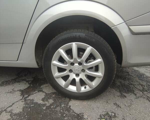 Серый Опель Астра, объемом двигателя 1.6 л и пробегом 199 тыс. км за 5650 $, фото 14 на Automoto.ua