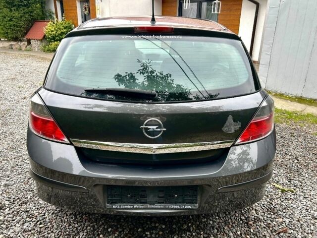 Серый Опель Астра, объемом двигателя 1.6 л и пробегом 240 тыс. км за 2100 $, фото 3 на Automoto.ua