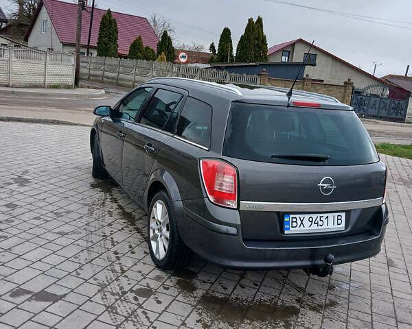 Серый Опель Астра, объемом двигателя 1.6 л и пробегом 250 тыс. км за 6100 $, фото 24 на Automoto.ua
