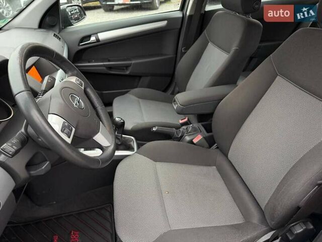 Серый Опель Астра, объемом двигателя 1.6 л и пробегом 218 тыс. км за 5900 $, фото 13 на Automoto.ua