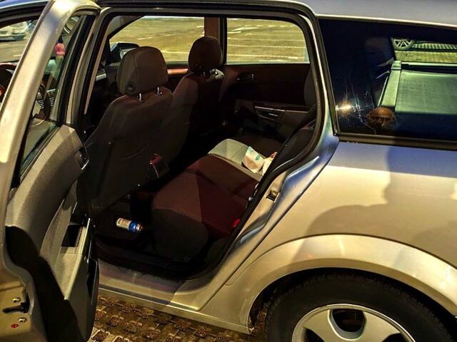 Серый Опель Астра, объемом двигателя 1.7 л и пробегом 200 тыс. км за 6000 $, фото 5 на Automoto.ua