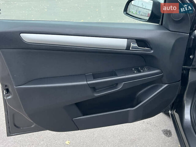 Серый Опель Астра, объемом двигателя 0 л и пробегом 230 тыс. км за 5700 $, фото 24 на Automoto.ua