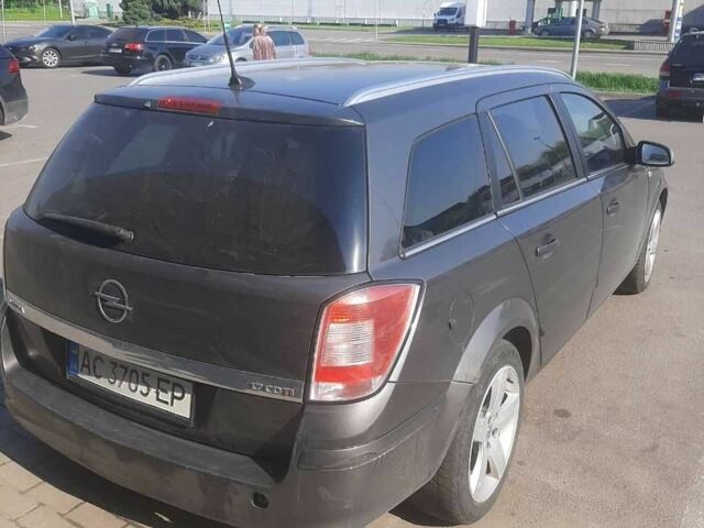 Серый Опель Астра, объемом двигателя 1.7 л и пробегом 320 тыс. км за 4900 $, фото 1 на Automoto.ua