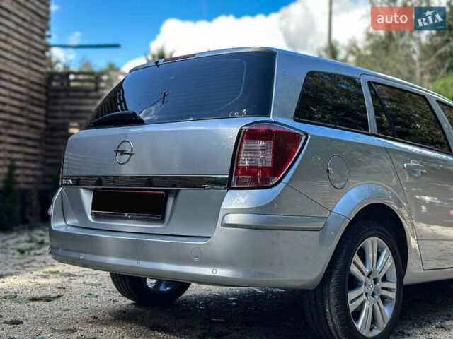 Серый Опель Астра, объемом двигателя 1.6 л и пробегом 210 тыс. км за 5500 $, фото 38 на Automoto.ua