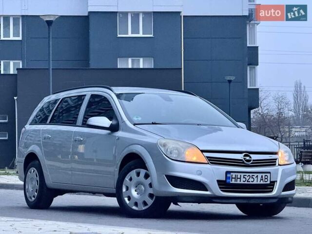 Серый Опель Астра, объемом двигателя 1.69 л и пробегом 252 тыс. км за 4999 $, фото 22 на Automoto.ua