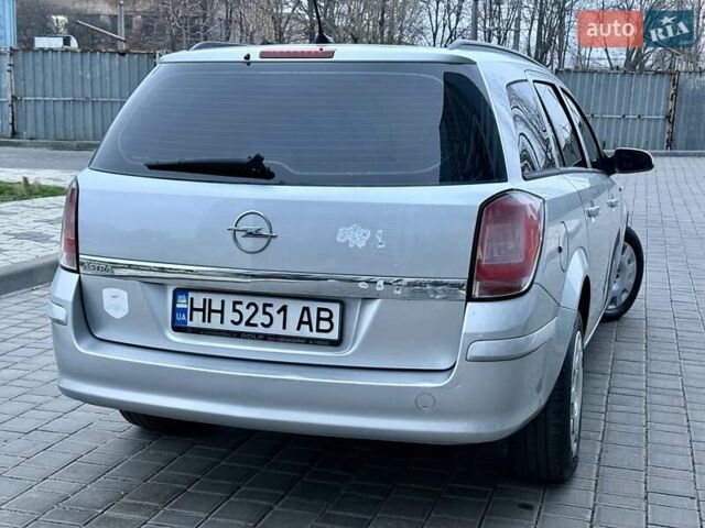Серый Опель Астра, объемом двигателя 1.69 л и пробегом 252 тыс. км за 4999 $, фото 16 на Automoto.ua