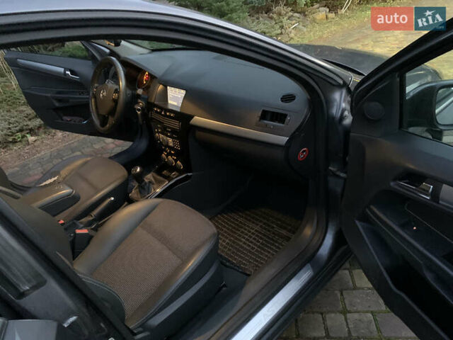 Серый Опель Астра, объемом двигателя 1.69 л и пробегом 294 тыс. км за 5000 $, фото 15 на Automoto.ua