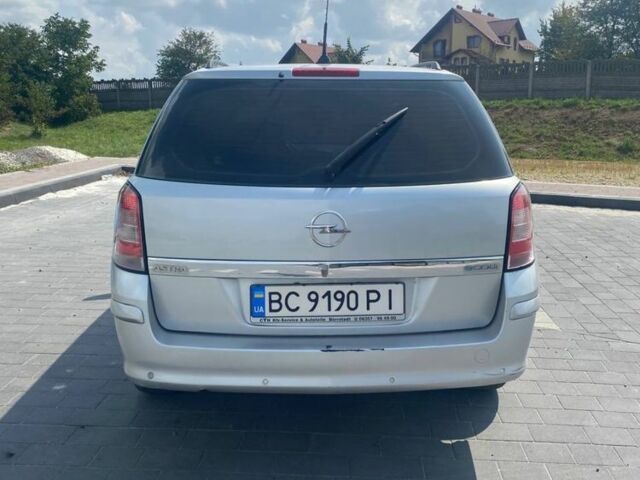 Серый Опель Астра, объемом двигателя 1.7 л и пробегом 270 тыс. км за 4200 $, фото 3 на Automoto.ua