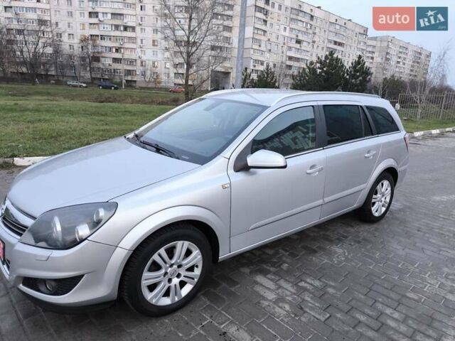 Серый Опель Астра, объемом двигателя 1.6 л и пробегом 229 тыс. км за 6000 $, фото 2 на Automoto.ua