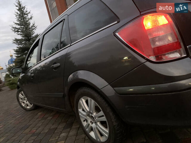 Серый Опель Астра, объемом двигателя 1.69 л и пробегом 294 тыс. км за 5000 $, фото 28 на Automoto.ua