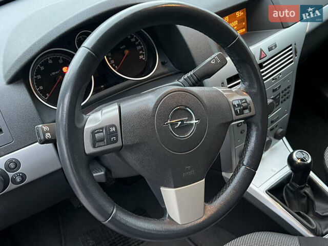 Серый Опель Астра, объемом двигателя 0 л и пробегом 230 тыс. км за 5700 $, фото 27 на Automoto.ua